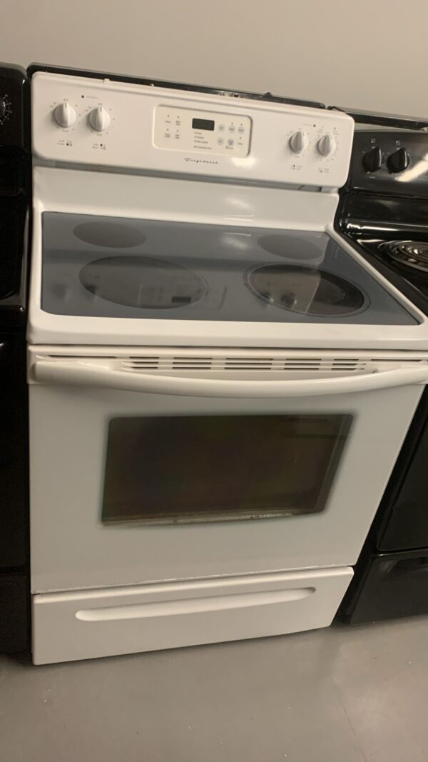 Range Frigidaire $329