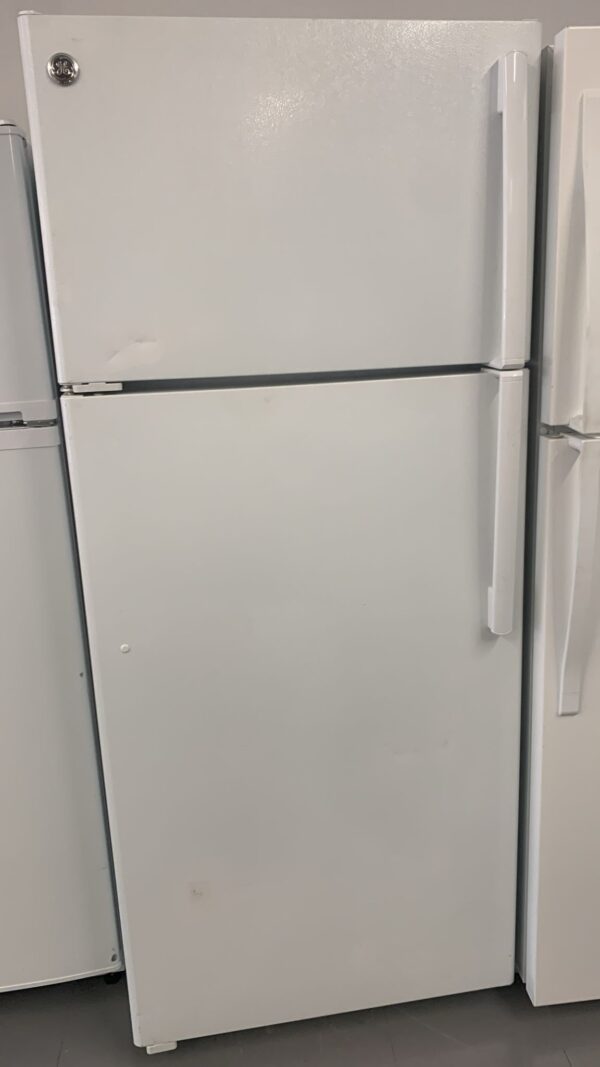 Refrigerator GE $349