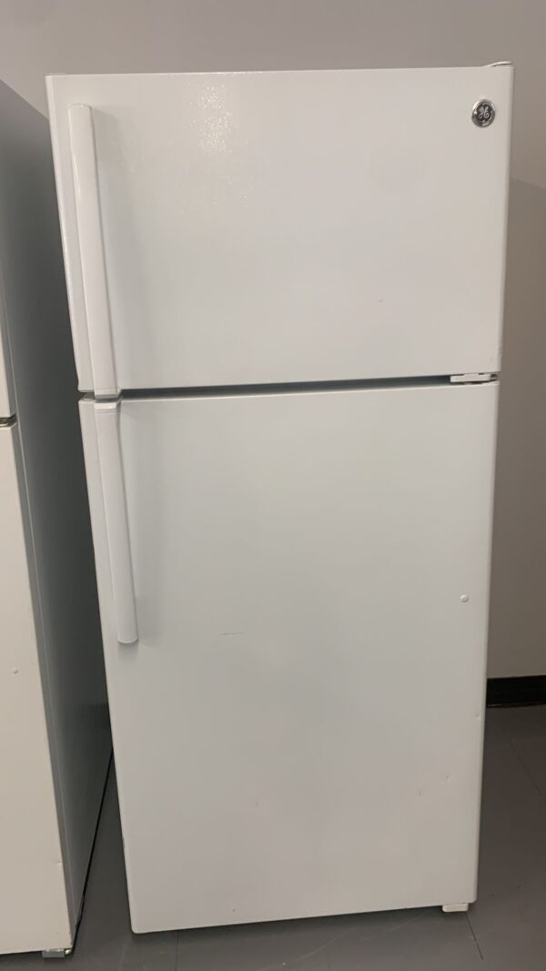 Refrigerator GE $349