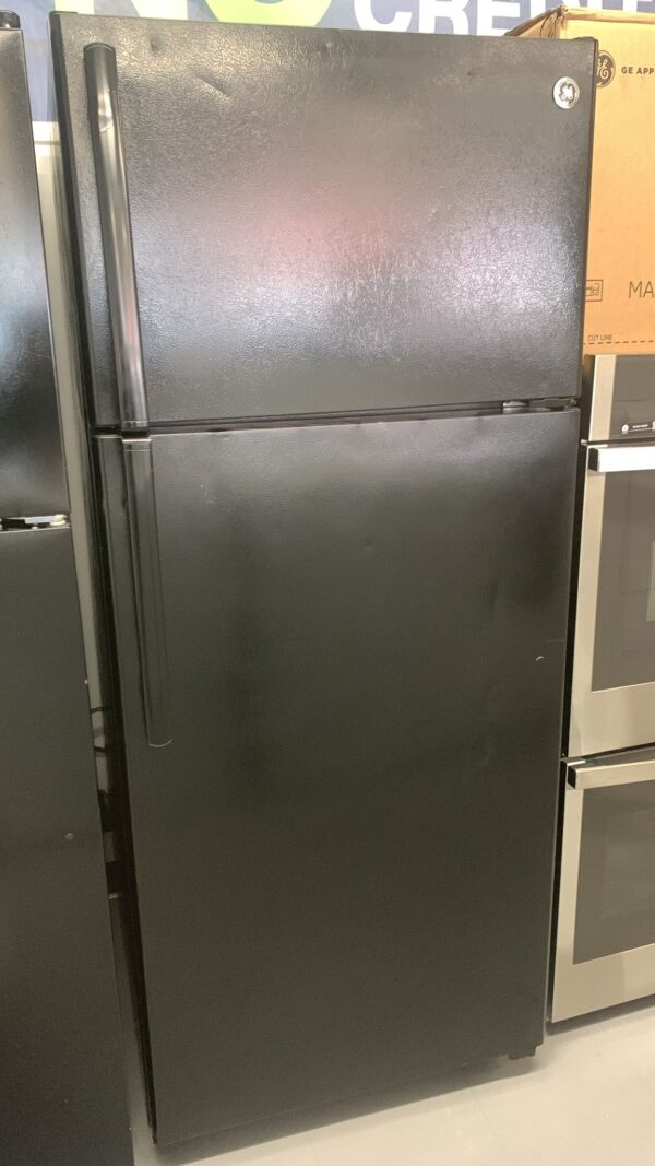 Refrigerator GE $349