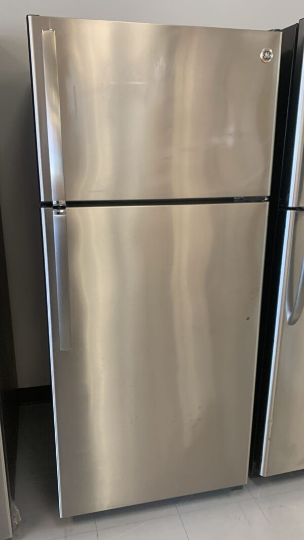 Refrigerator GE $389