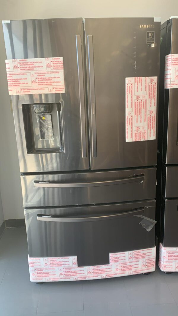 Refrigerator Samsung $1,399