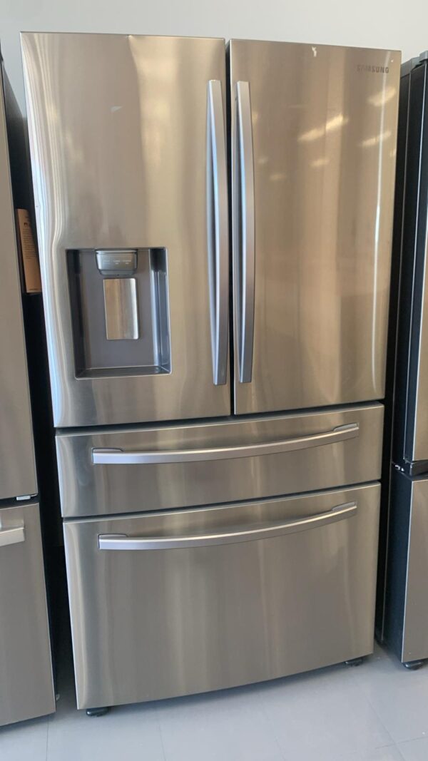 Refrigerator Samsung $1,399