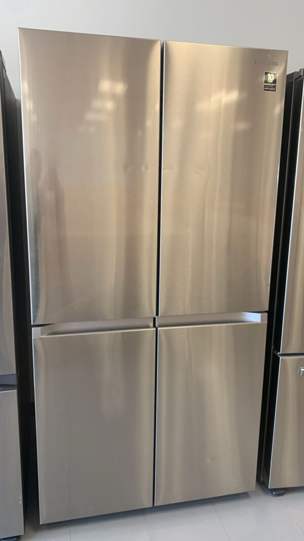 Refrigerator Samsung $969